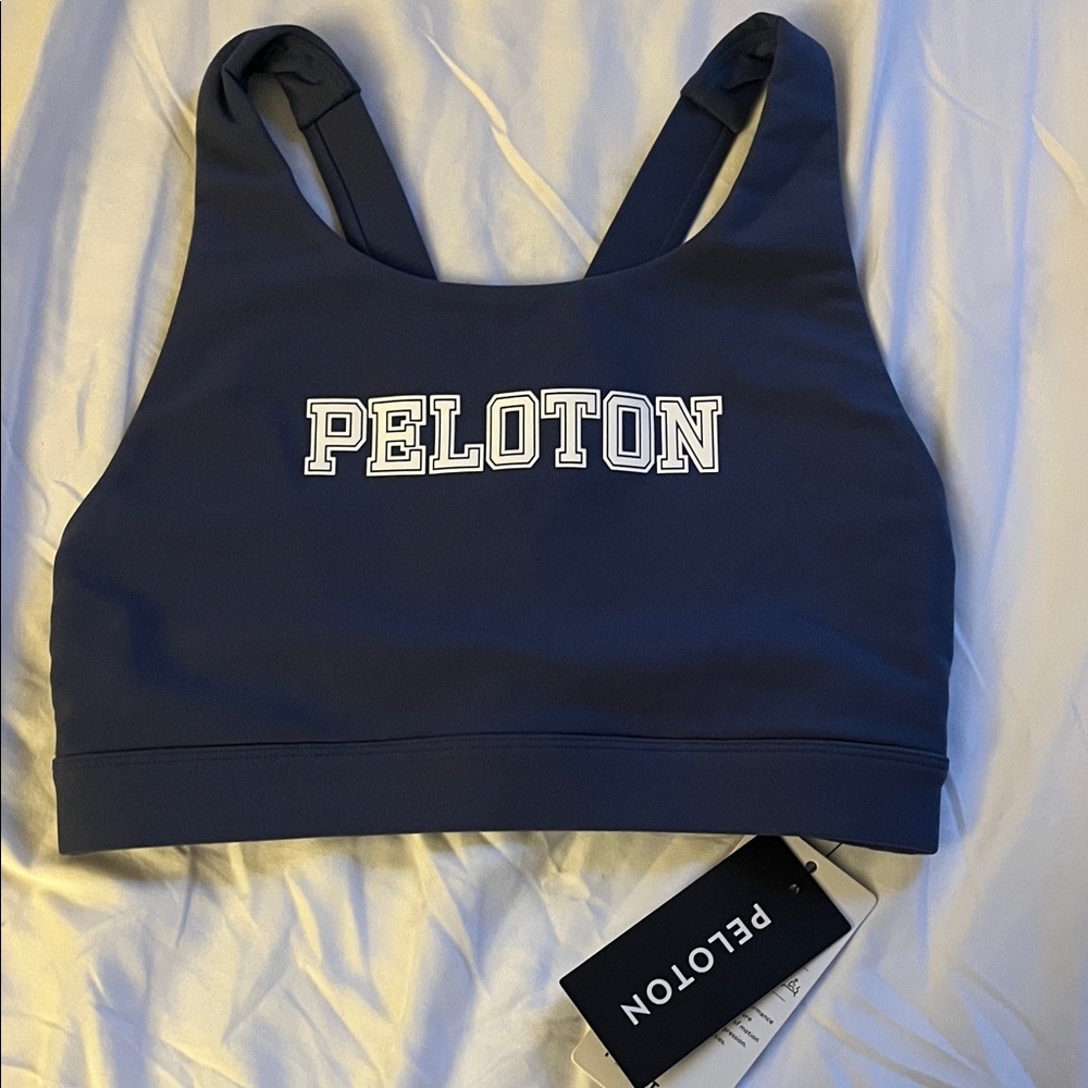 Peloton Cadent mid neck V strap bra